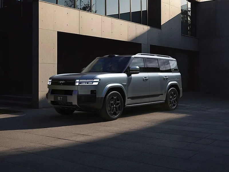 The 'Boxy' Mobile Living Space: How BYD's Formula Leopard Ti7 is Redefining the Urban SUV