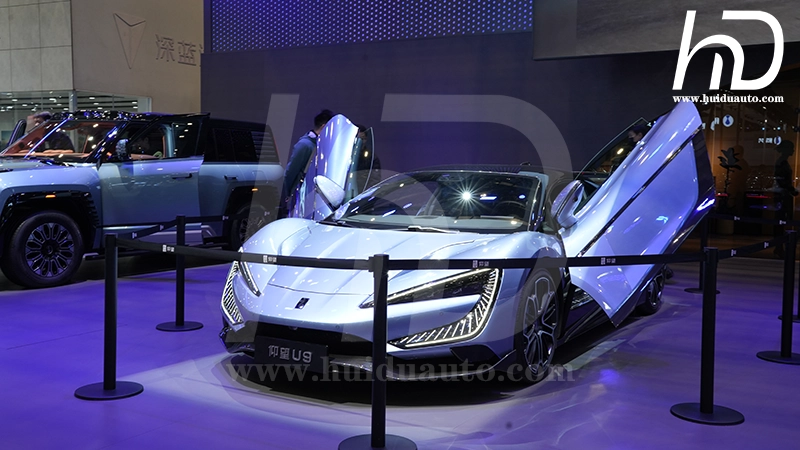 HuiduAuto Visits Zhongyuan International Auto Show, Spotlight on All-Electric Supercar Yangwang U9